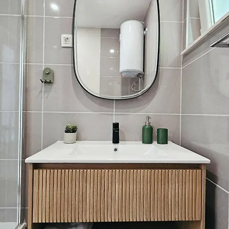 Apartament Zore *